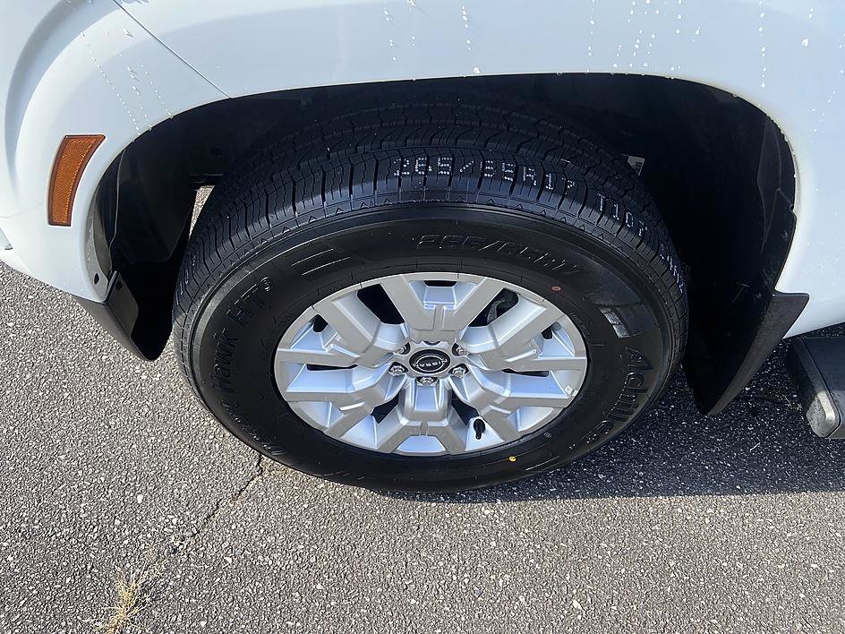 Used 2023 Nissan Frontier SV w/ Technology Package AWD/4WD image 13