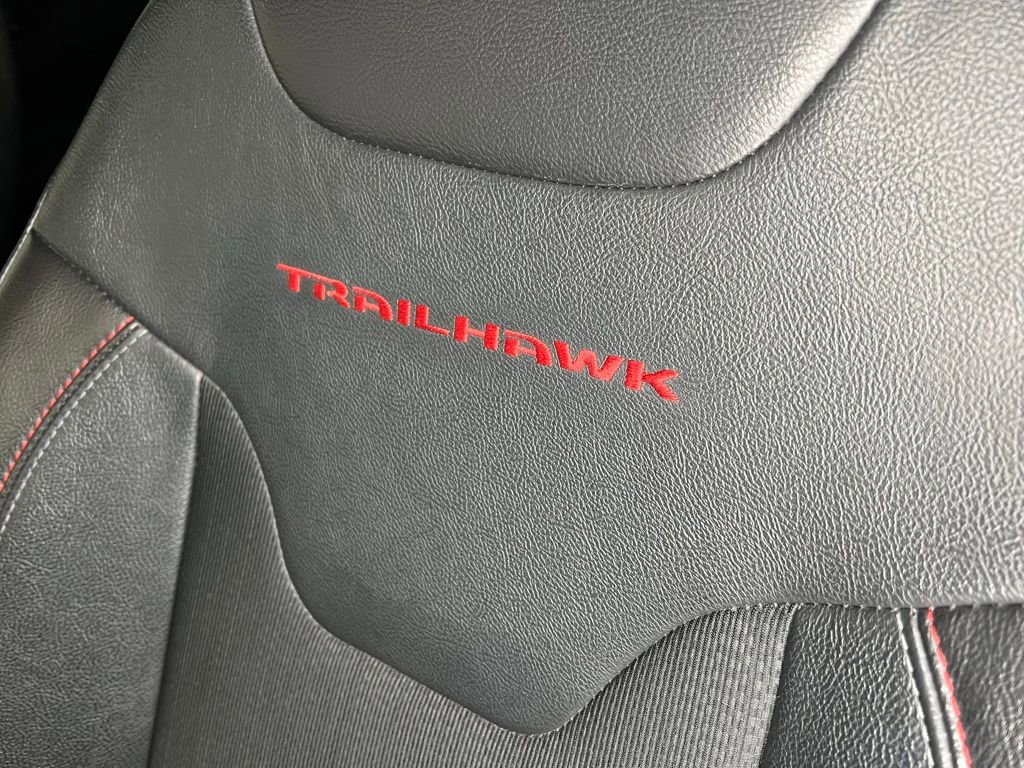 Used 2023 Jeep Compass Trailhawk image 5