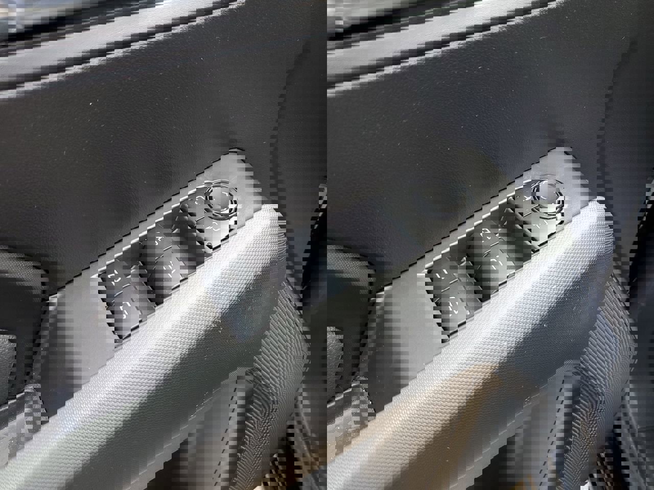 New 2024 GMC Canyon Elevation w/ Convenience Package image 59