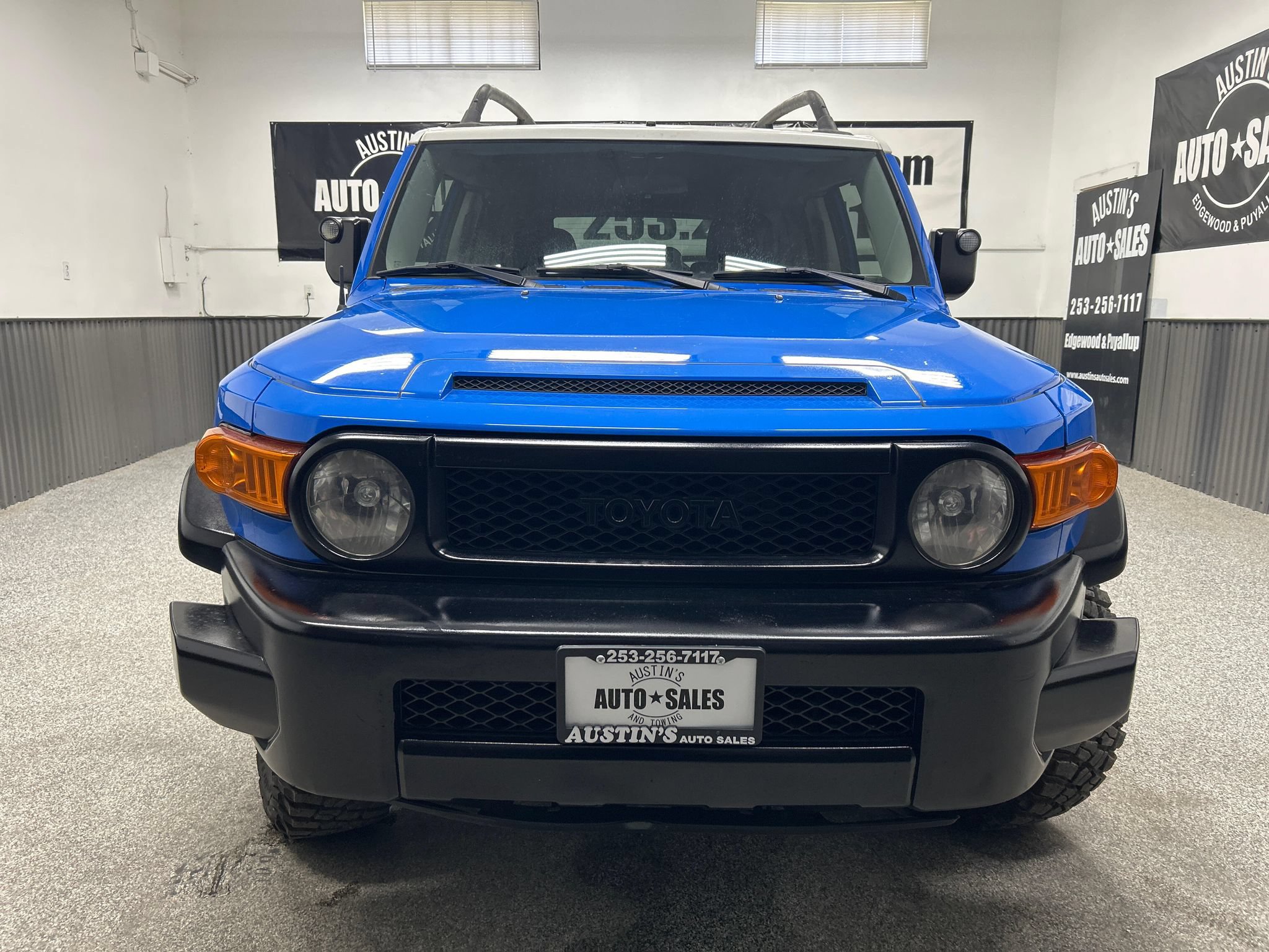 Used 2007 Toyota FJ Cruiser 4WD image 2