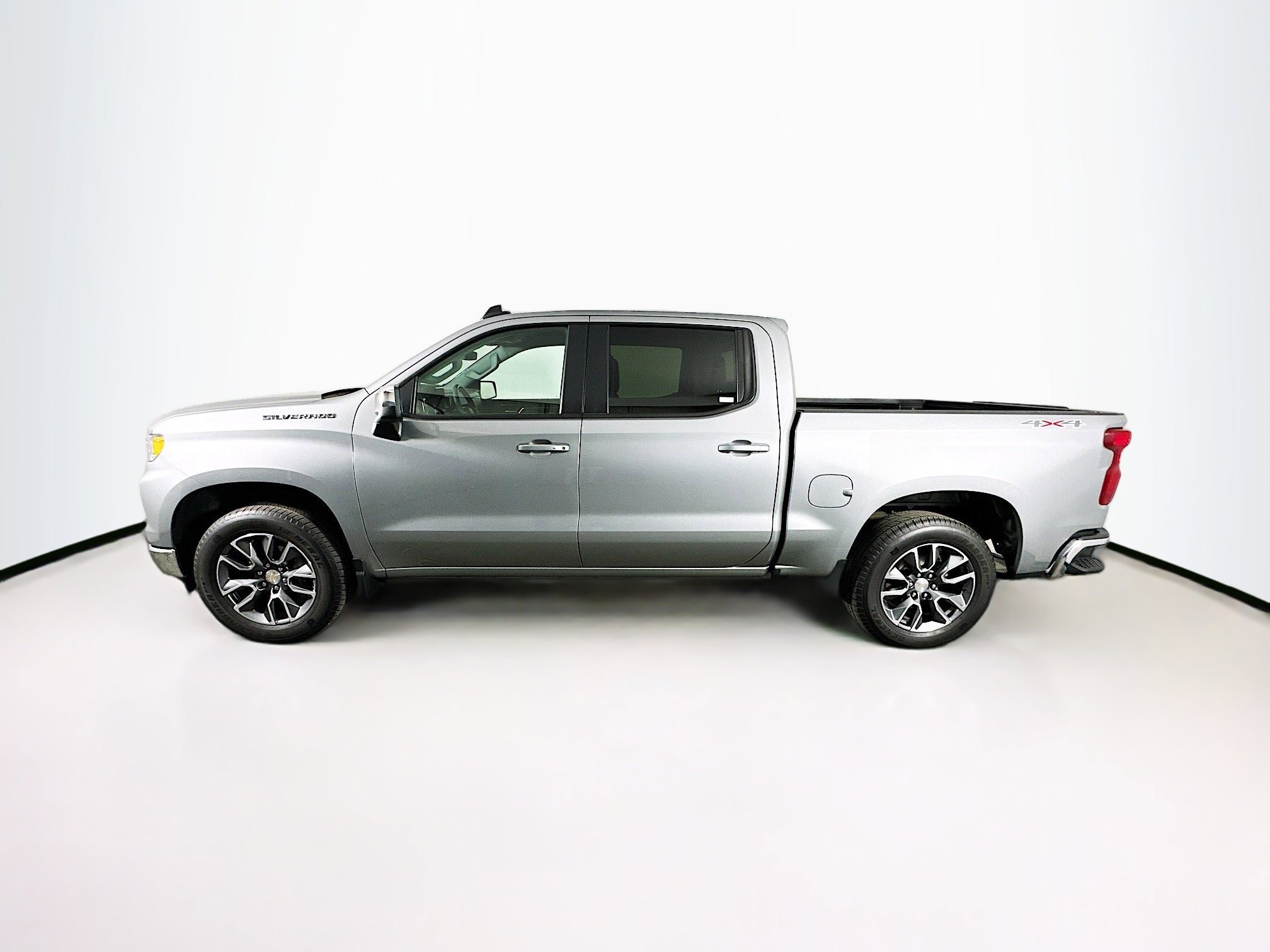 Used 2023 Chevrolet Silverado 1500 LT image 4