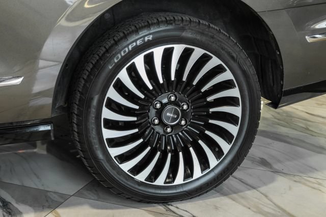 Used 2020 Lincoln Navigator Black Label w/ Cargo Convenience Package AWD/4WD image 56
