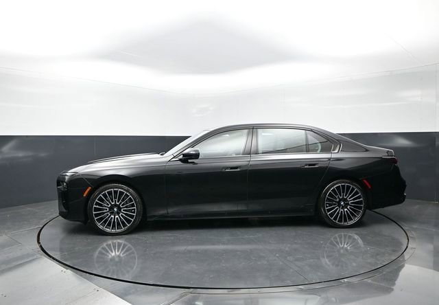 Used 2025 BMW 760i xDrive w/ Executive Package AWD/4WD image 7