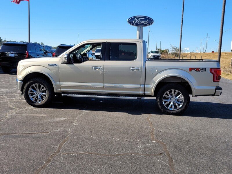 Used 2017 Ford F150 Lariat w/ Equipment Group 502A Luxury AWD/4WD image 4
