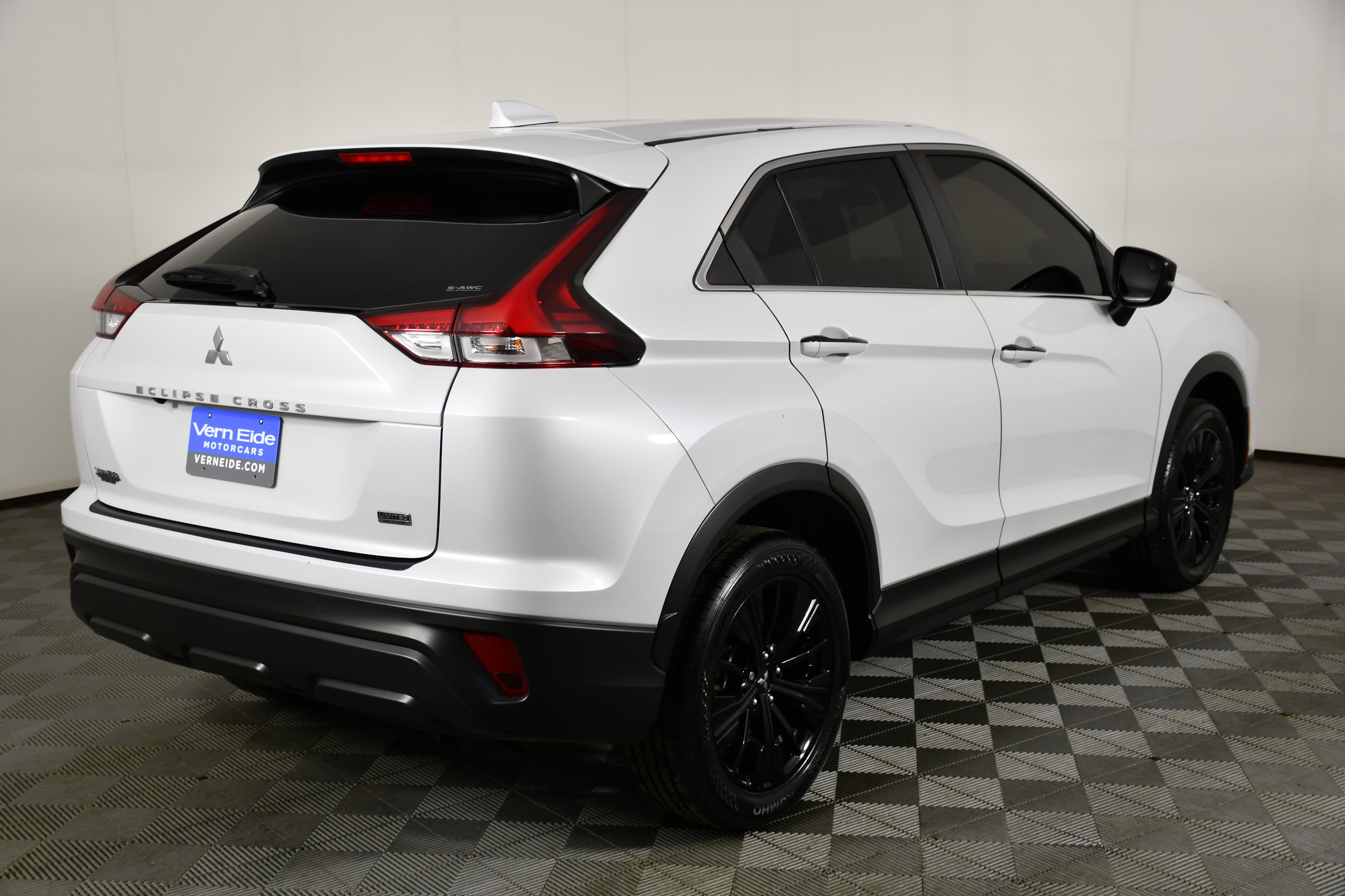 Used 2022 Mitsubishi Eclipse Cross LE image 6