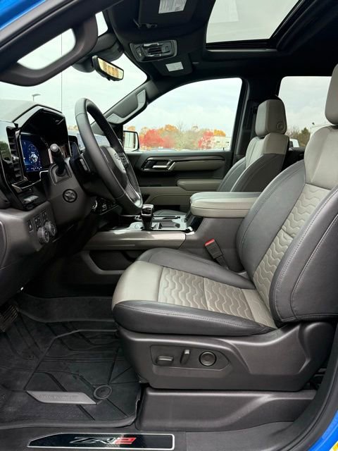 Used 2025 Chevrolet Silverado 1500 ZR2 w/ Technology Package image 15