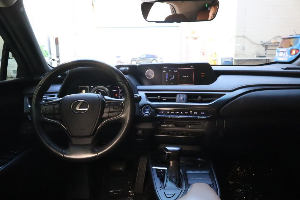 Used 2020 Lexus UX 250h w/ Premium Package AWD/4WD image 27