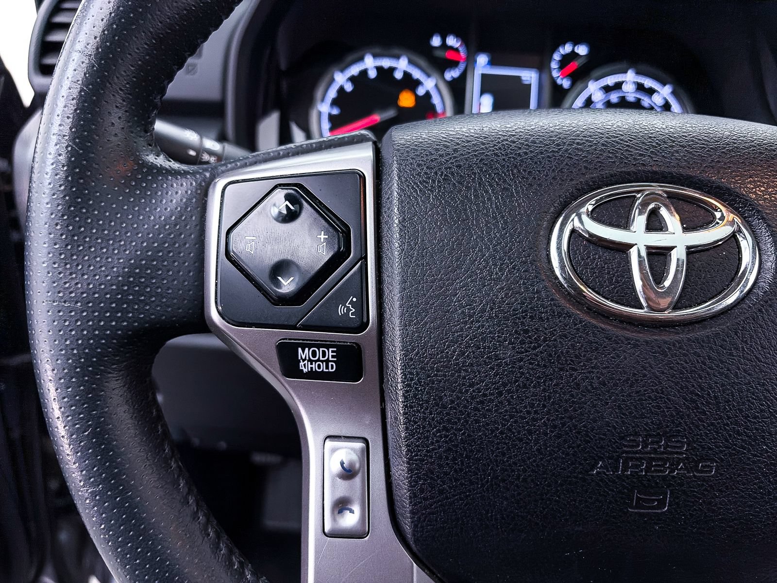 Used 2022 Toyota 4Runner Limited AWD/4WD image 32