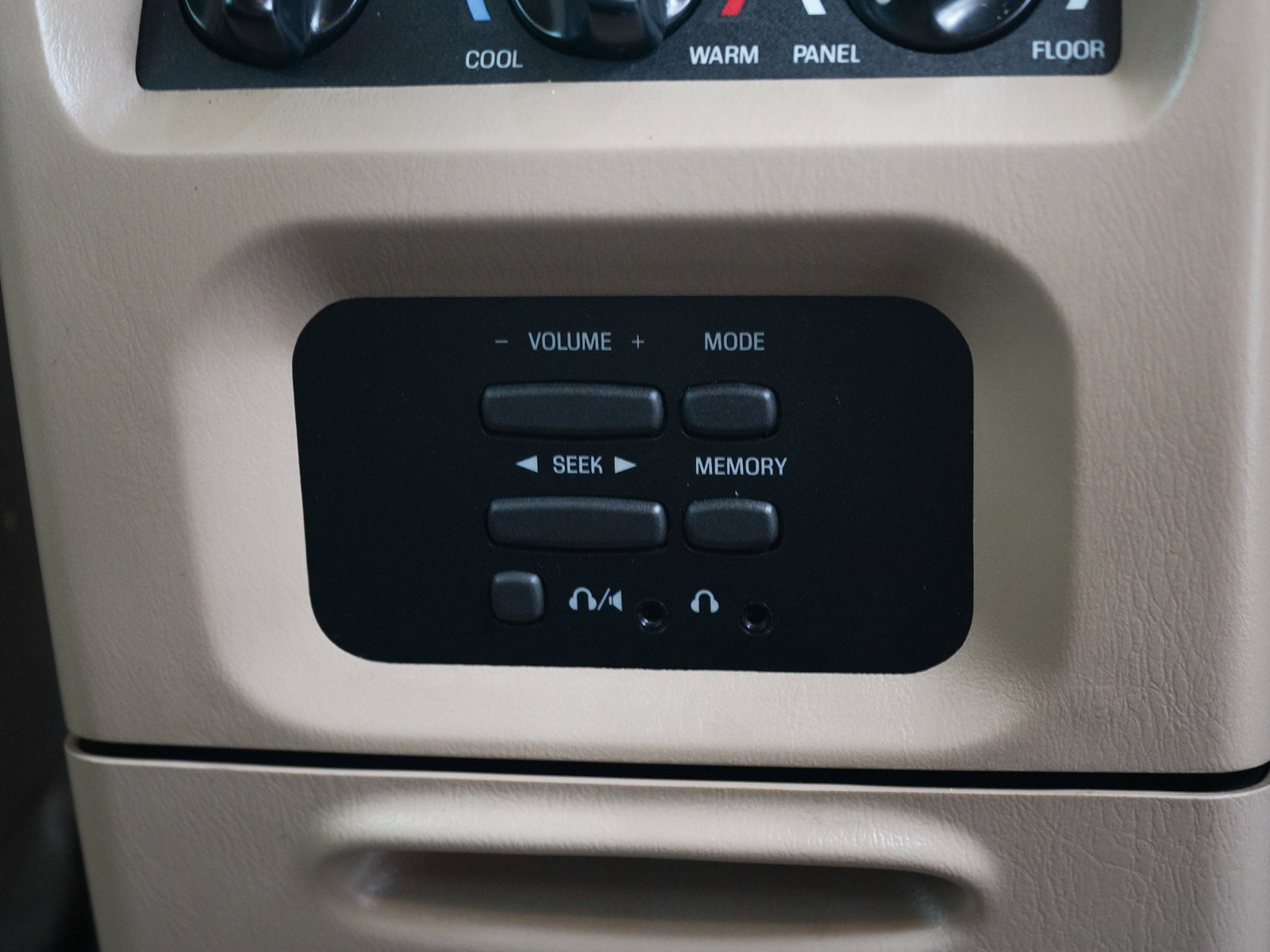 Used 2002 Lincoln Navigator 4WD image 17
