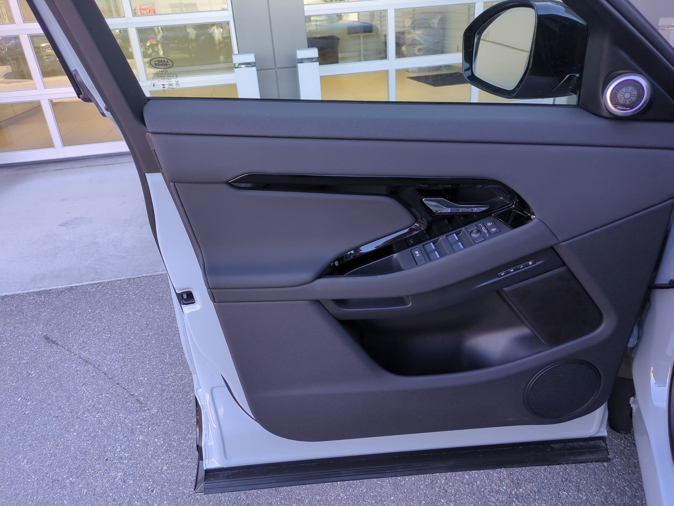 New 2026 Land Rover Range Rover Evoque Dynamic SE image 9