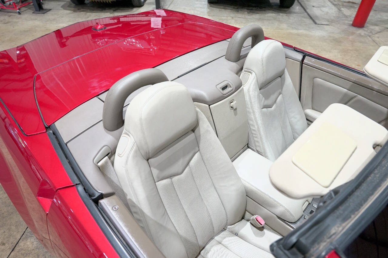 Used 2005 Cadillac XLR RWD image 18