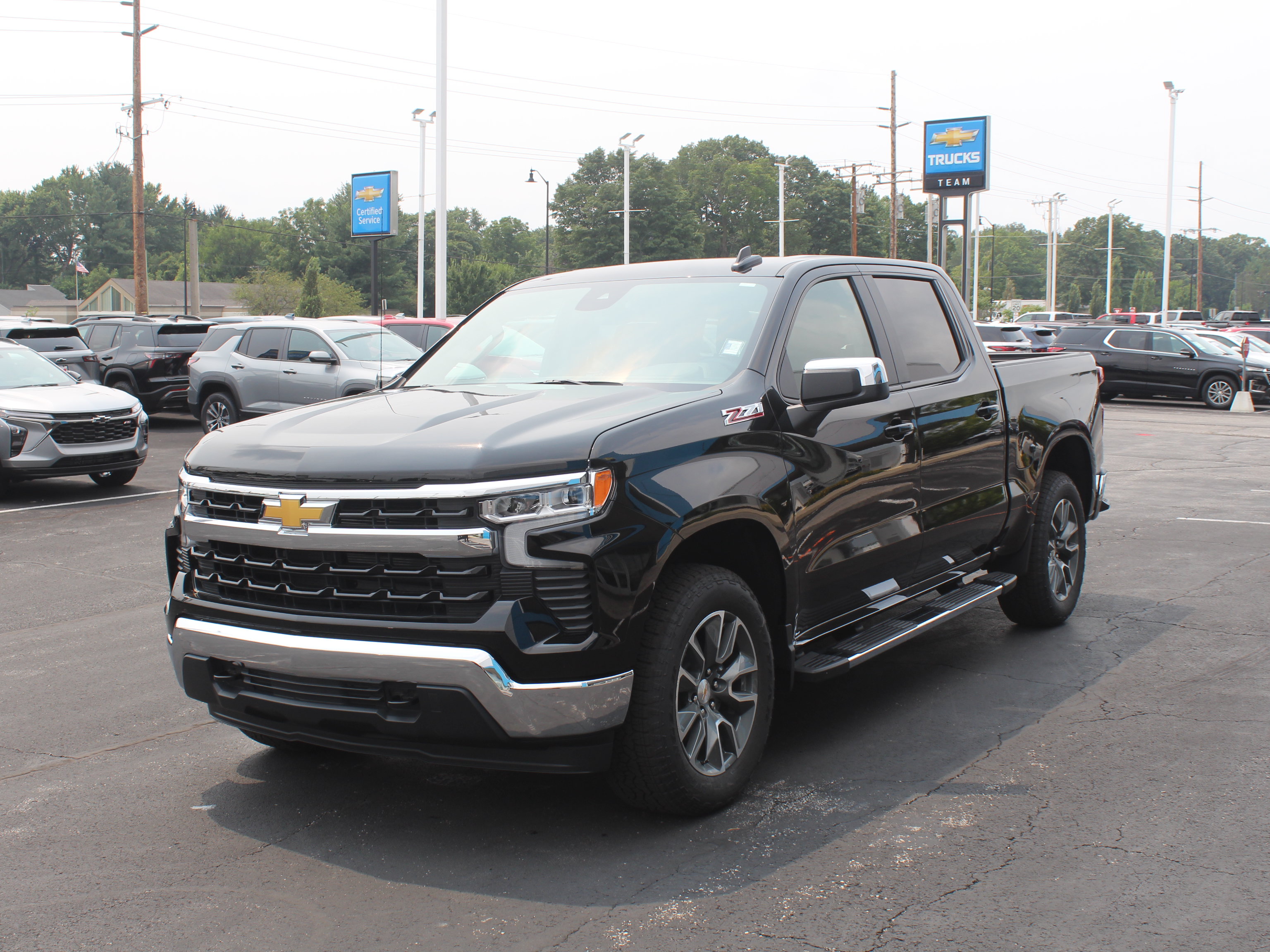 New 2026 Chevrolet Silverado 1500 LT w/ Z71 Off-Road Package AWD/4WD image 7