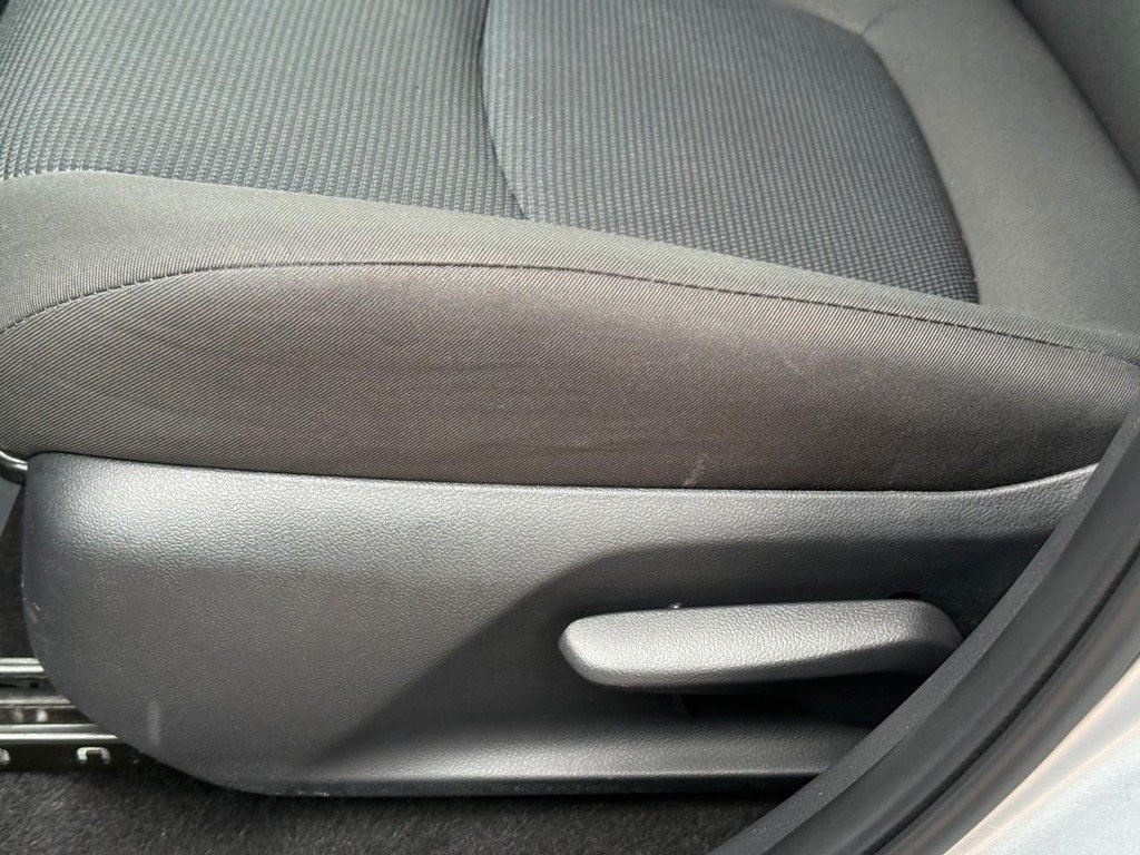 Certified 2025 Toyota RAV4 LE FWD image 20