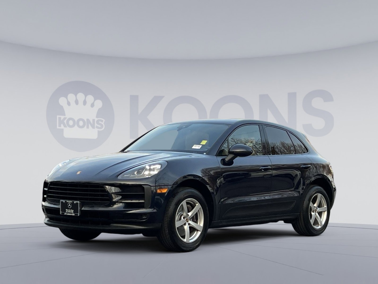 Used 2021 Porsche Macan w/ Premium Package AWD/4WD image 1