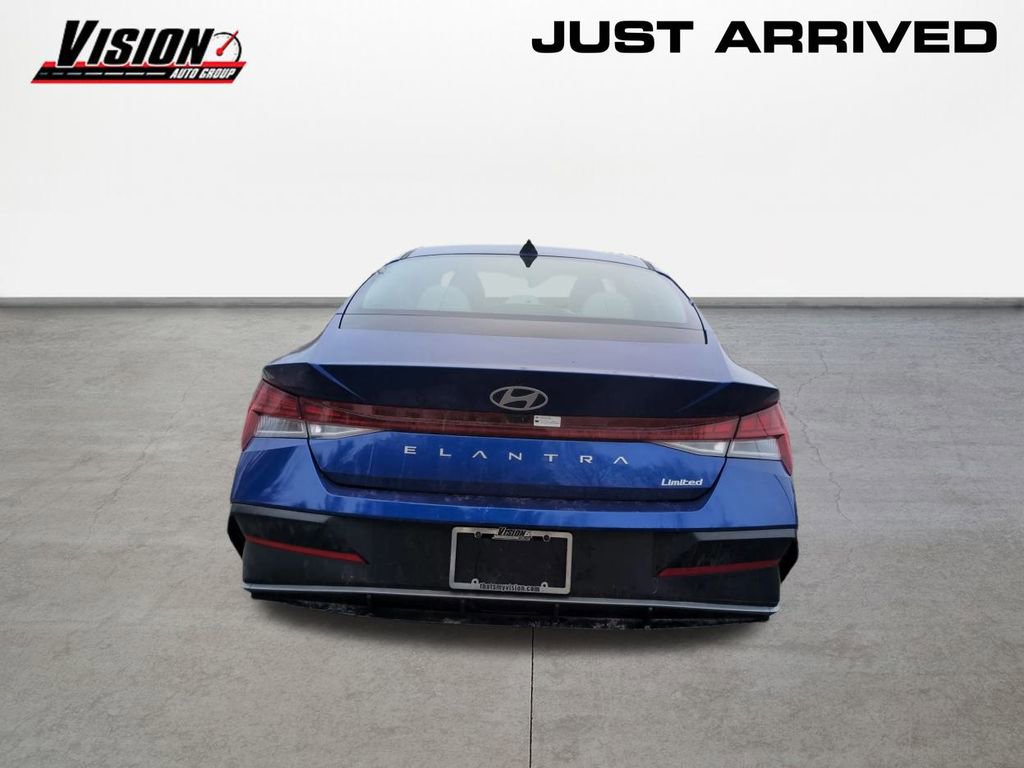 Used 2025 Hyundai Elantra Limited image 6