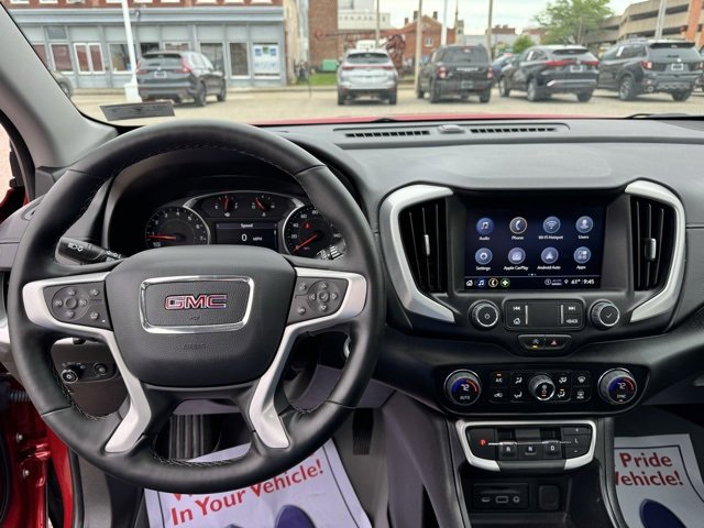 Used 2024 GMC Terrain SLT image 14