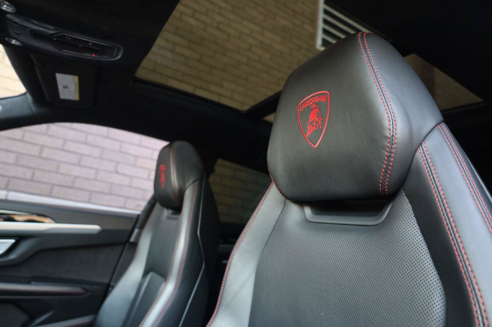 Used 2019 Lamborghini Urus AWD/4WD image 23