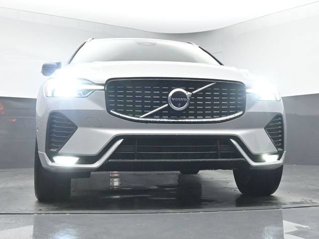 Used 2024 Volvo XC60 B5 Plus w/ Protection Package Premier AWD/4WD image 11