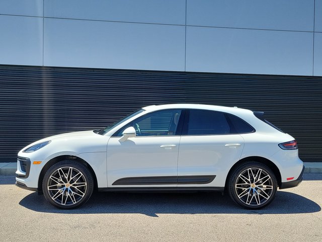 Certified 2023 Porsche Macan AWD/4WD image 6