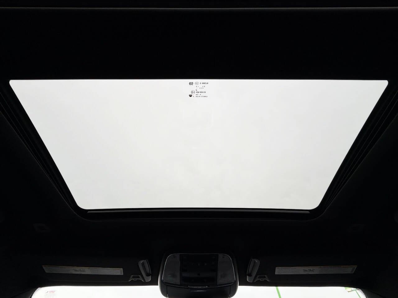 Used 2017 Chrysler 300 C Platinum AWD/4WD image 20