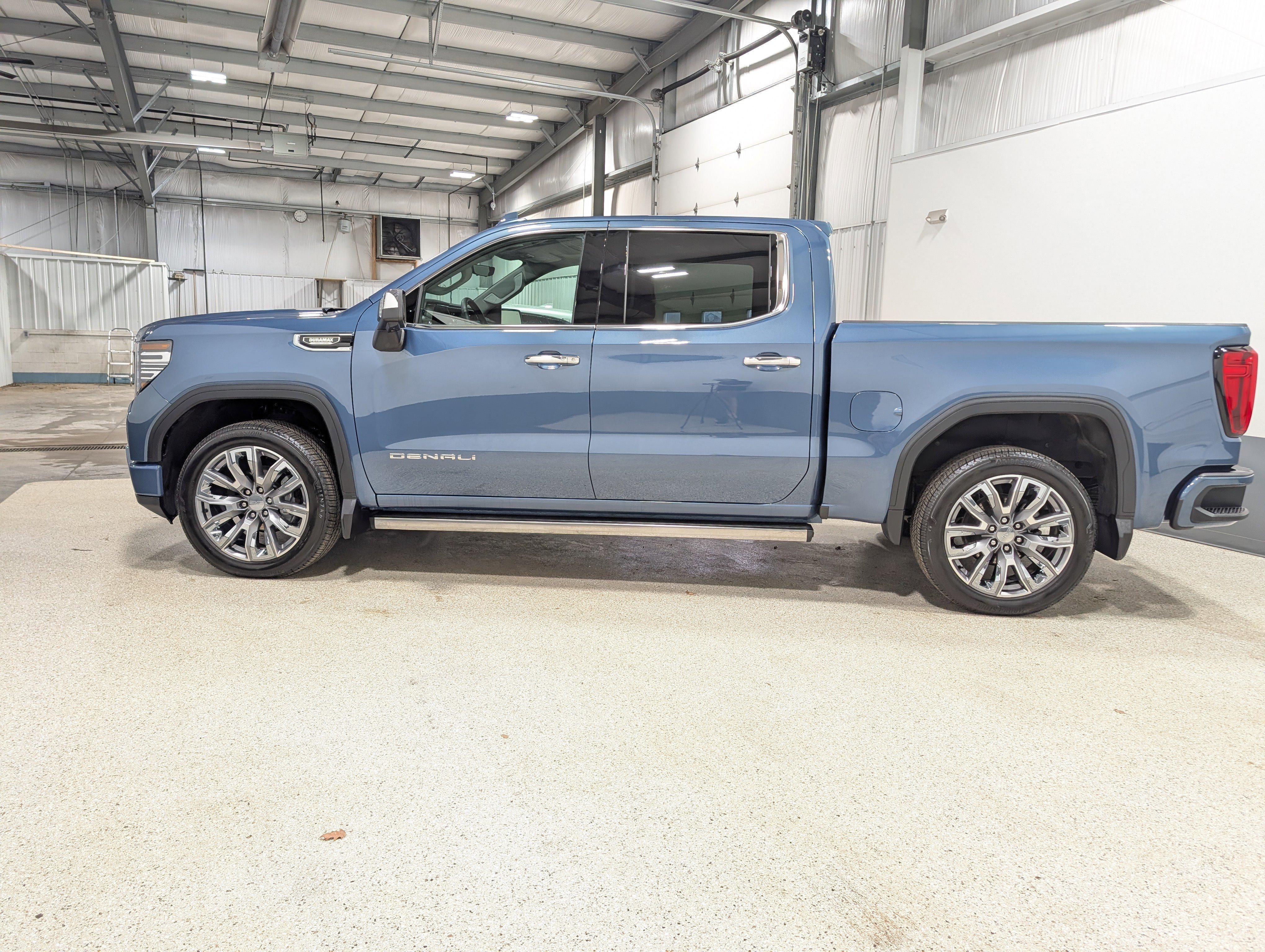 Used 2025 GMC Sierra 1500 Denali w/ Denali Reserve Package image 6
