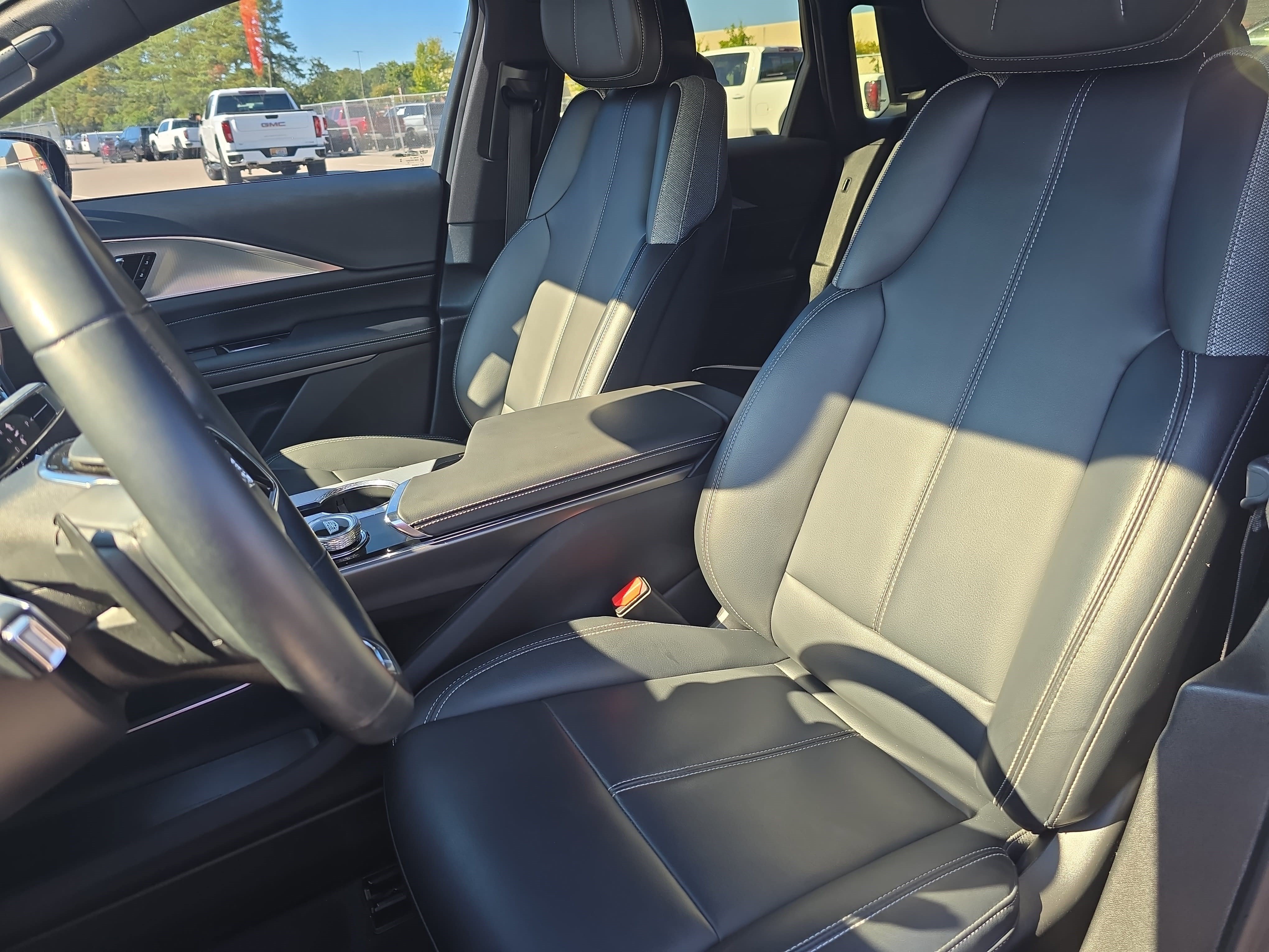 Certified 2024 Cadillac Lyriq Tech RWD image 14