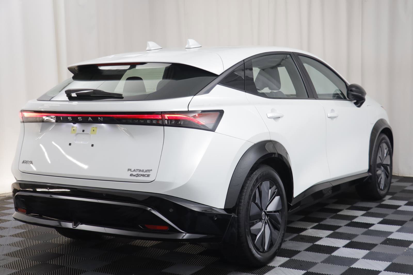 Used 2024 Nissan Ariya AWD image 17