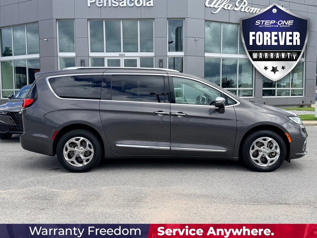 Used 2021 Chrysler Pacifica Limited AWD/4WD image 8