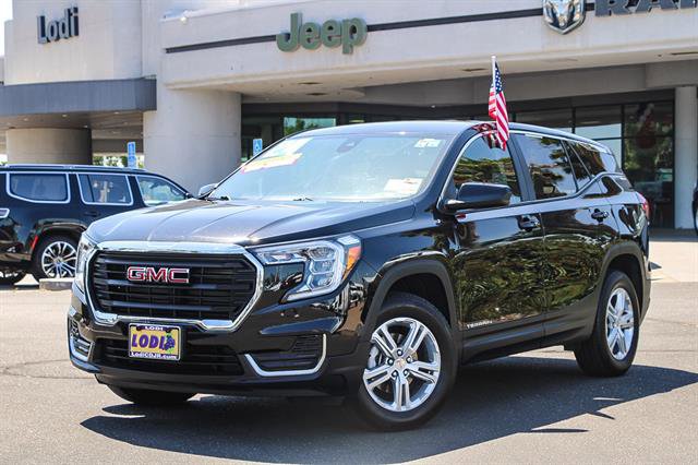 Used 2024 GMC Terrain SLE