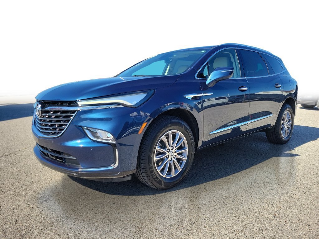 Used 2023 Buick Enclave Essence FWD image 2