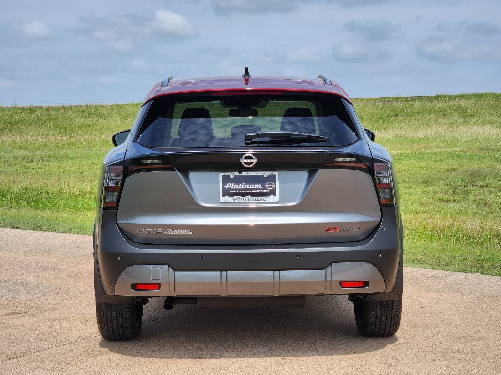 New 2026 Nissan Kicks SR AWD/4WD image 8