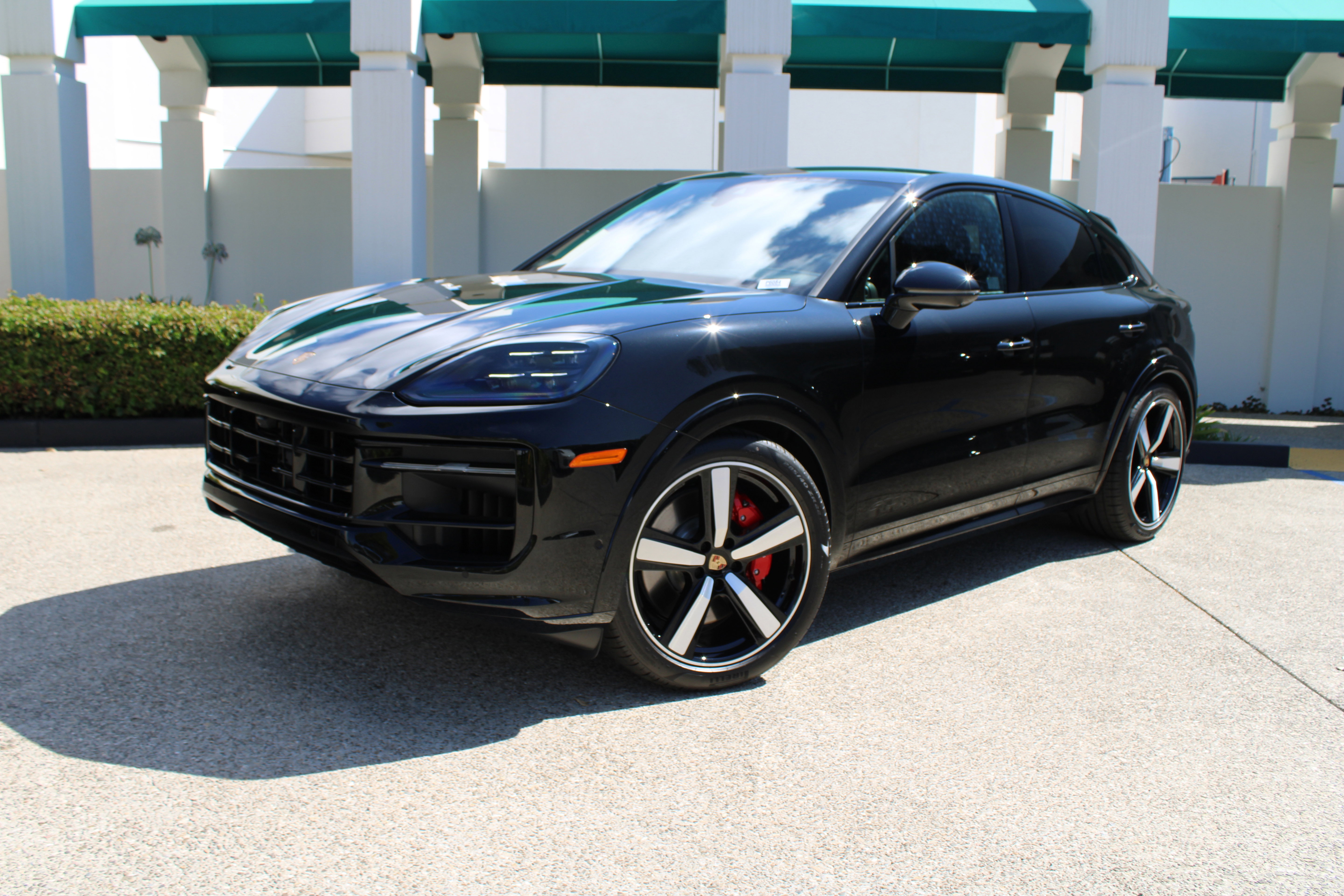 New 2025 Porsche Cayenne GTS image 1