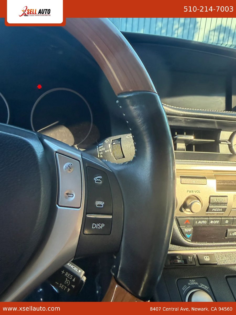 Used 2015 Lexus ES 300h w/ Navigation System Package FWD image 13