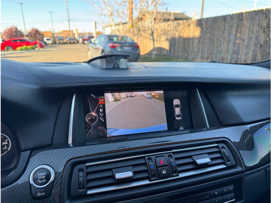 Used 2016 BMW M5 RWD image 30