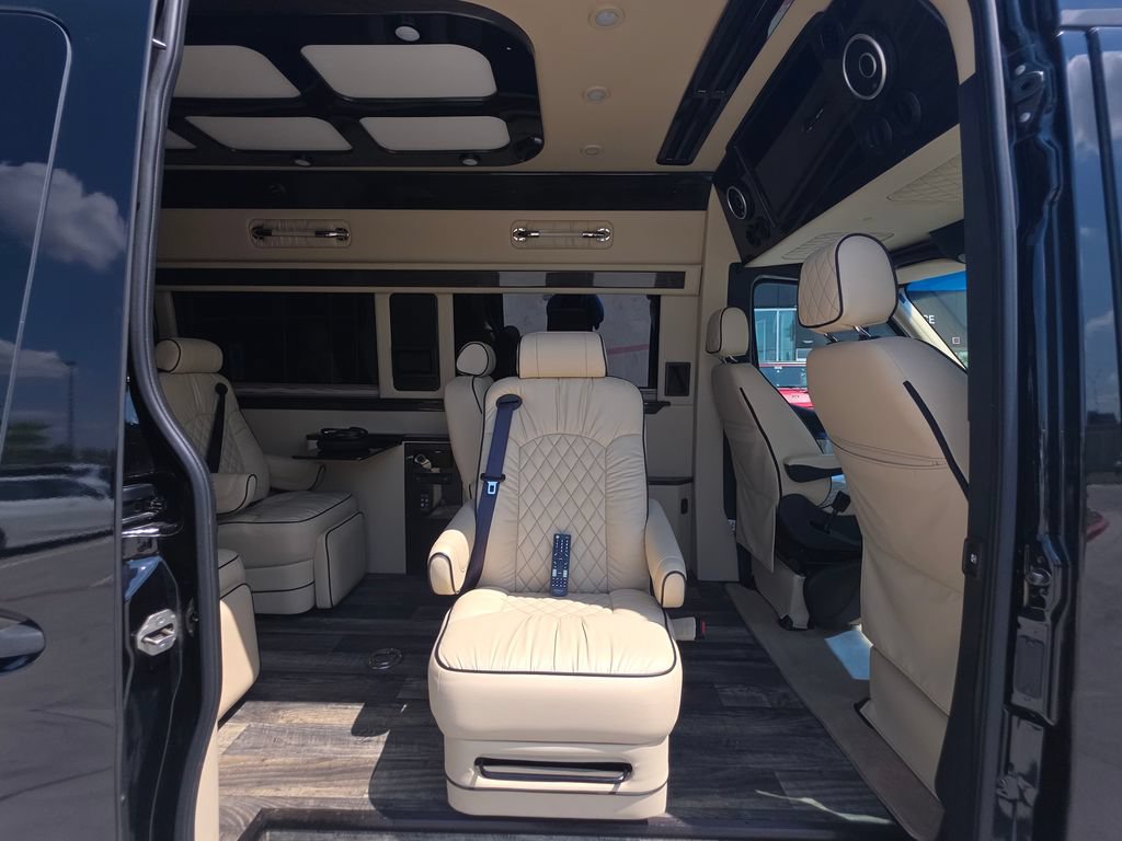 Used 2020 Mercedes-Benz Sprinter 3500 image 28