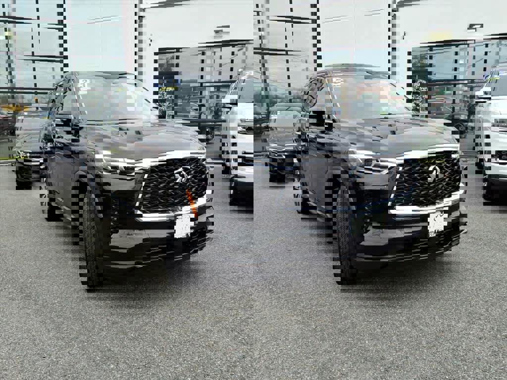 Certified 2023 INFINITI QX60 Pure image 3