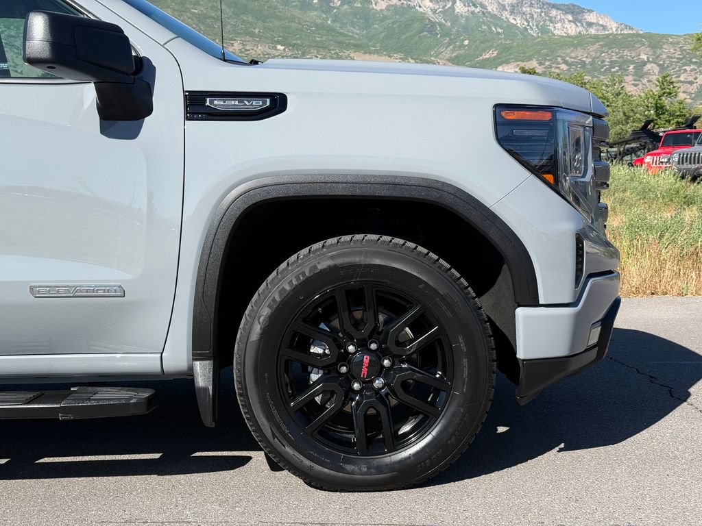 Used 2024 GMC Sierra 1500 Elevation w/ Preferred Package AWD/4WD image 5