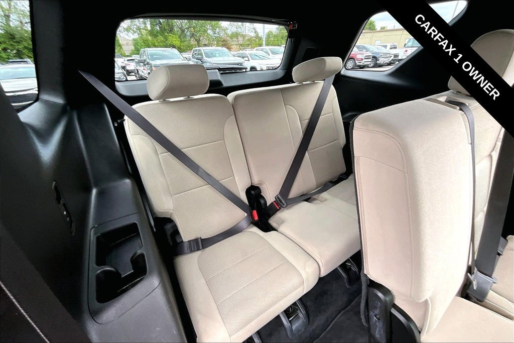 Used 2022 Chevrolet Traverse LS FWD image 25