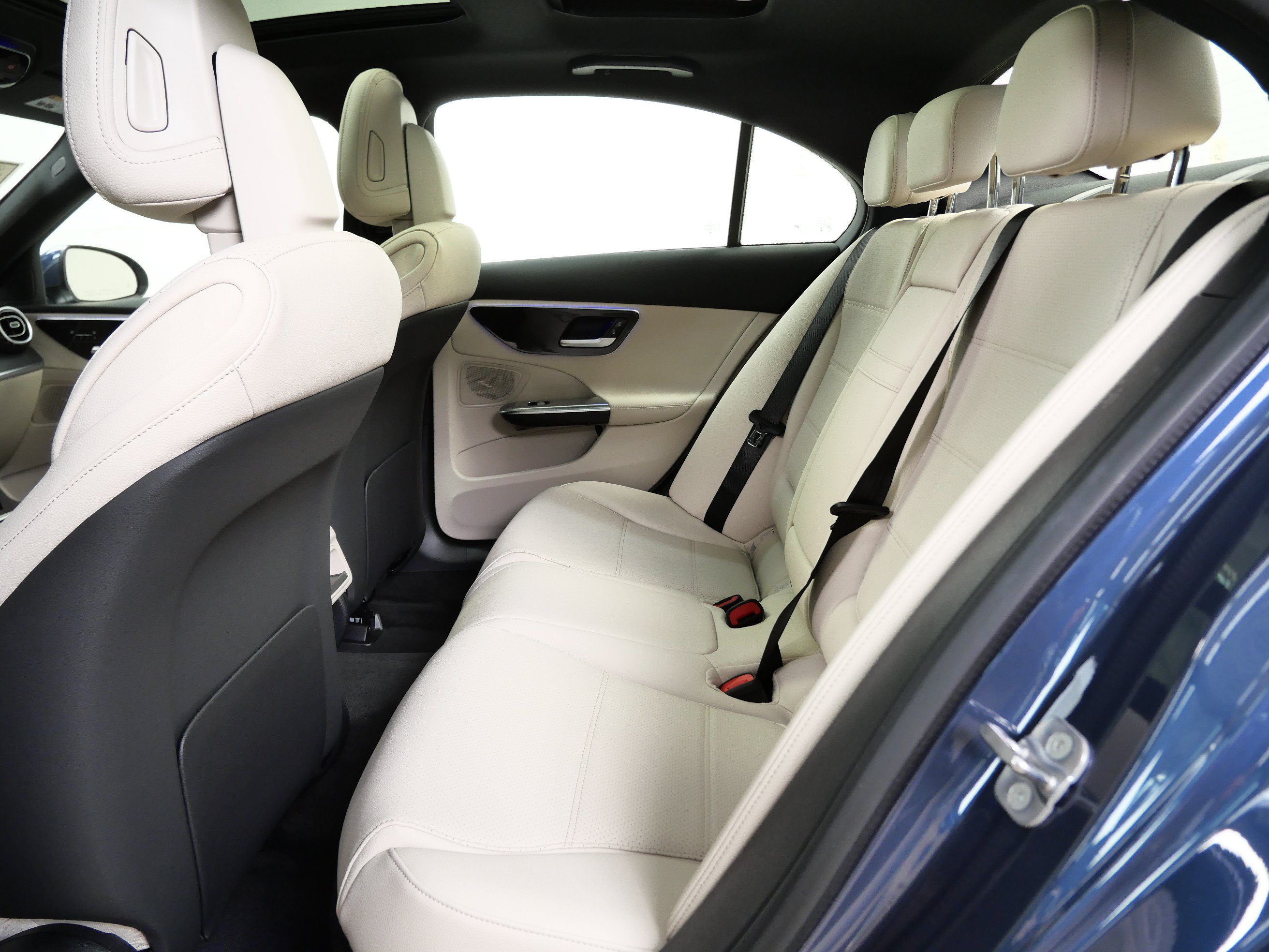 New 2026 Mercedes-Benz C 300 4MATIC Sedan image 9
