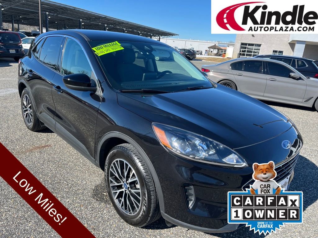 Used 2021 Ford Escape SE image 1