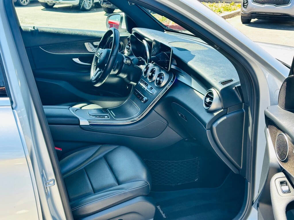Used 2020 Mercedes-Benz GLC 300 4MATIC image 22