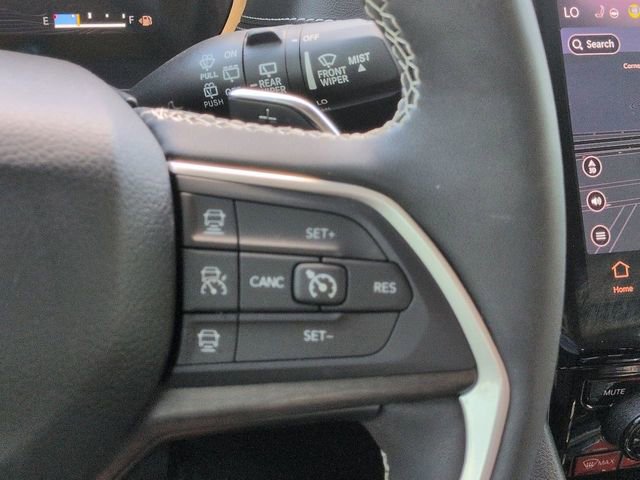 Used 2023 Jeep Grand Cherokee Limited w/ Luxury Tech Group II AWD/4WD image 26