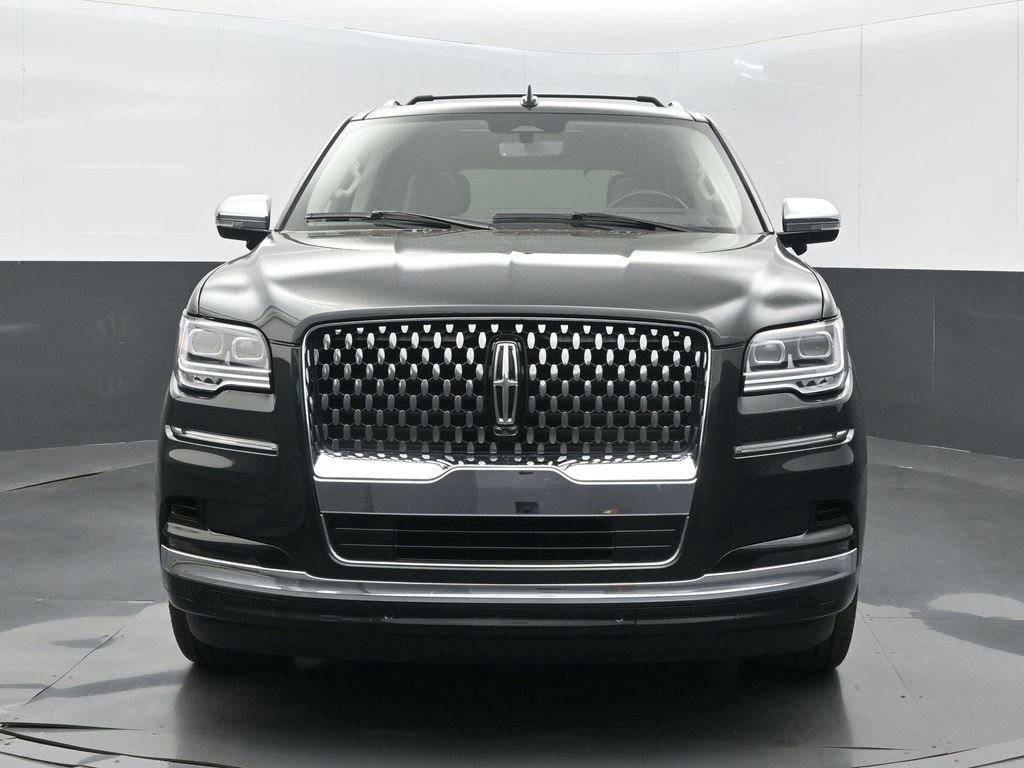 Used 2023 Lincoln Navigator Black Label AWD/4WD image 2
