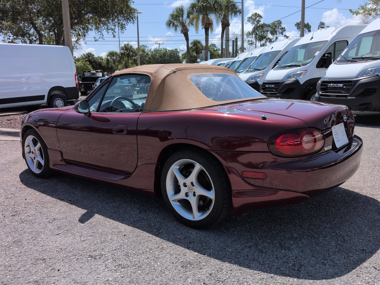 Used 2003 MAZDA MX-5 Miata RWD image 7