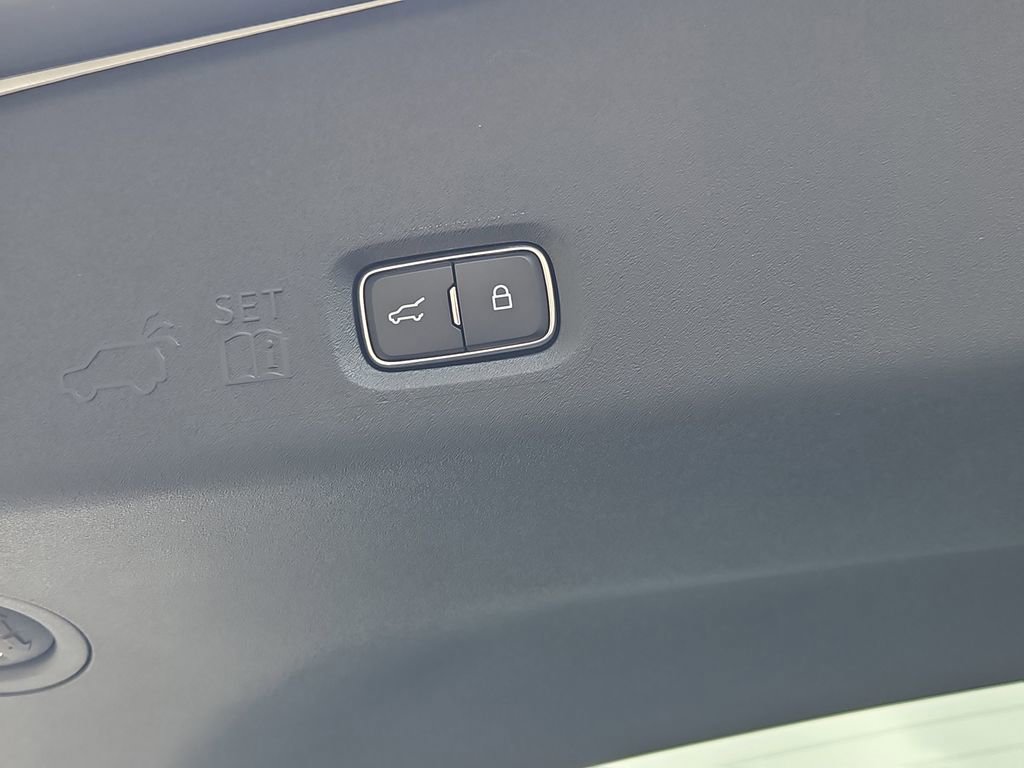 New 2025 Lincoln Navigator L Reserve w/ Jet Appearance Package image 9