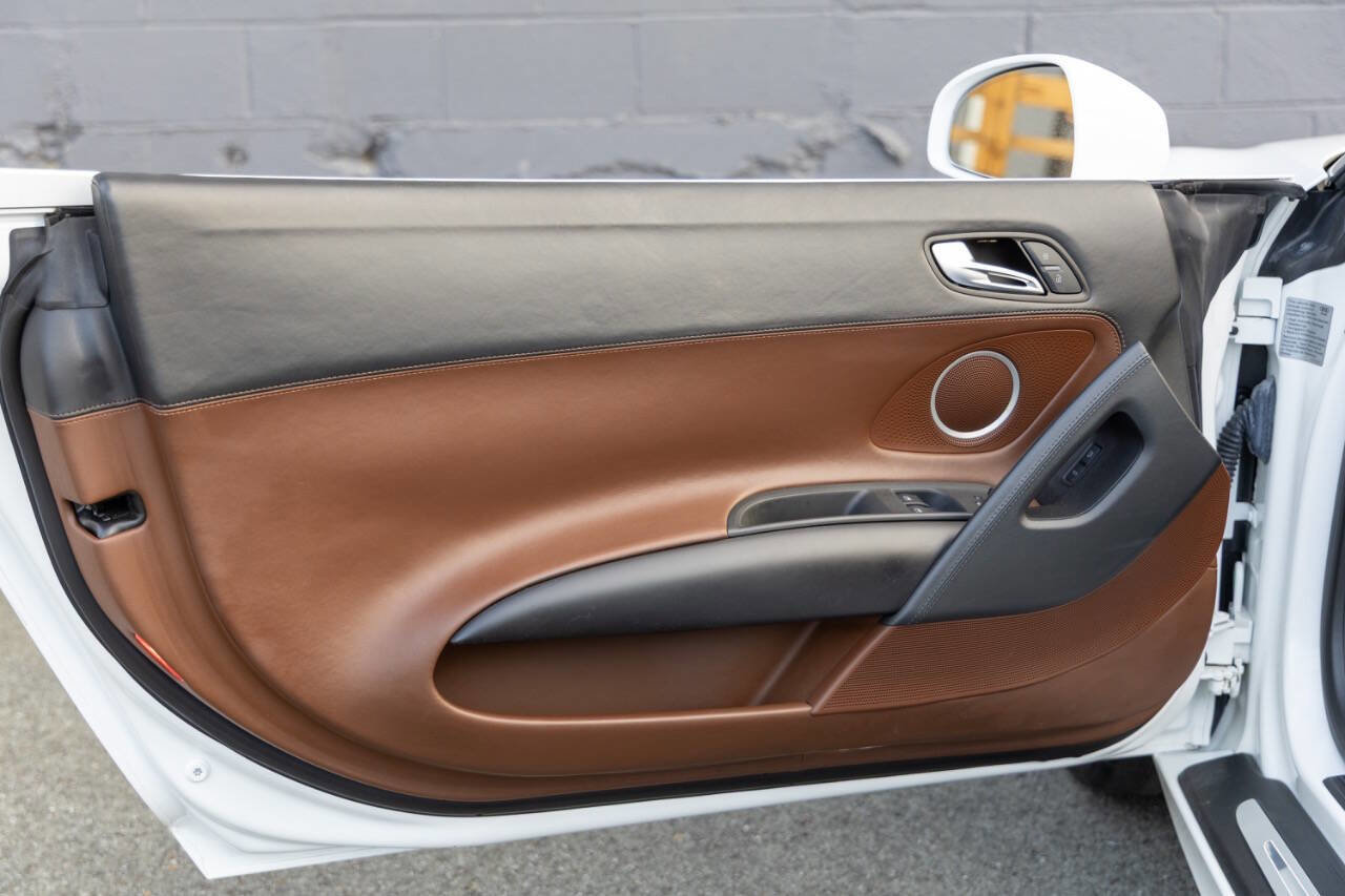 Used 2012 Audi R8 V10 image 15