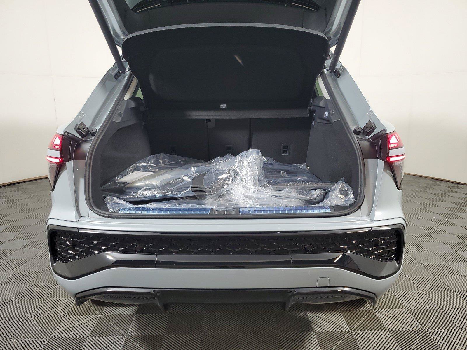 New 2026 Audi Q3 quattro 2.0T AWD/4WD image 10