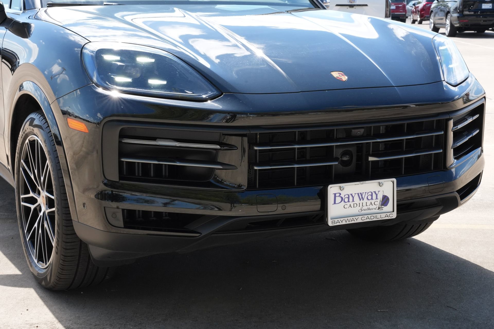 Used 2025 Porsche Cayenne image 27