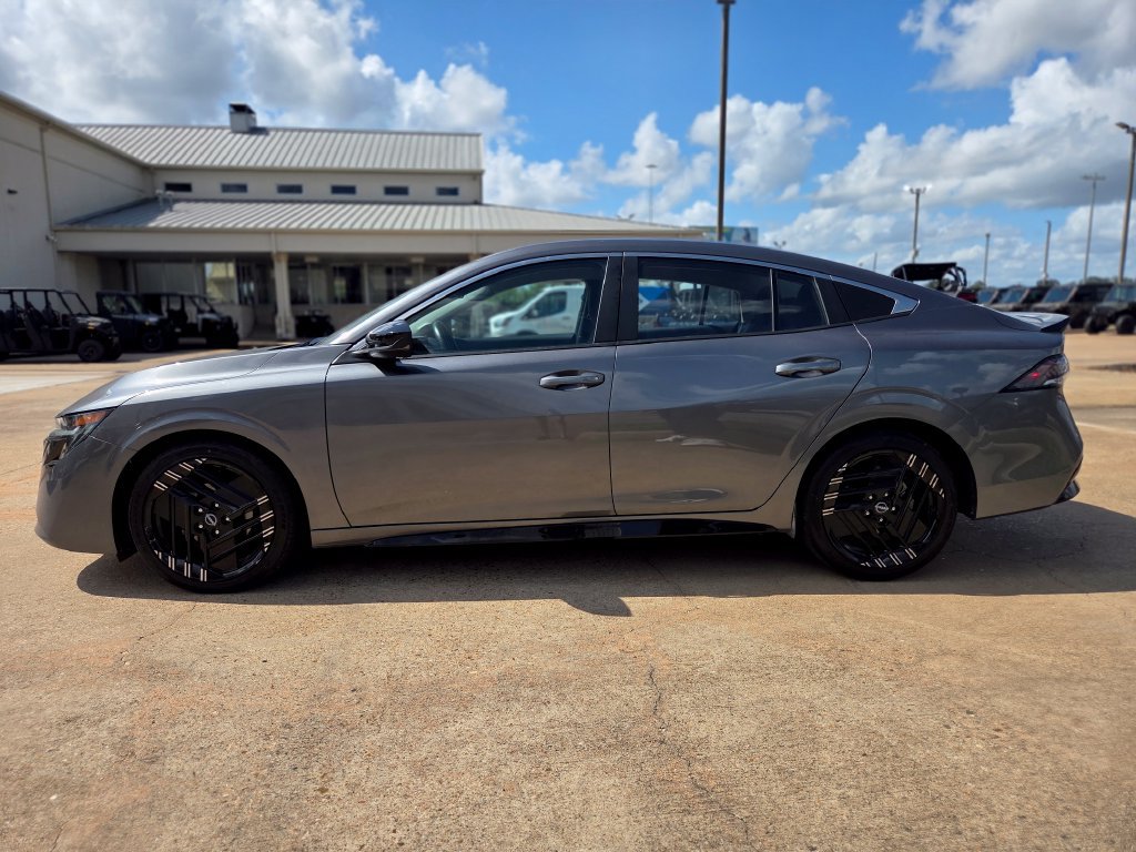 Used 2026 Nissan Sentra SR w/ Floor Mat Package FWD image 9