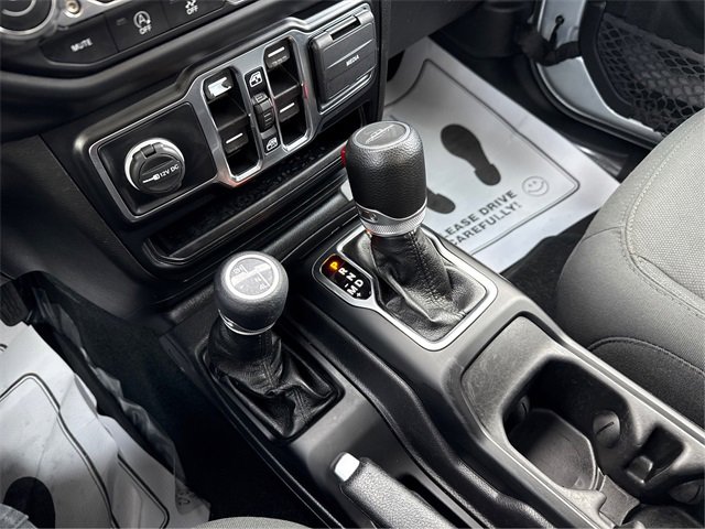 Used 2022 Jeep Gladiator Willys image 35